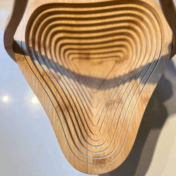 Wooden collapsible pear shaped fruit basket - Picture 6 of 9